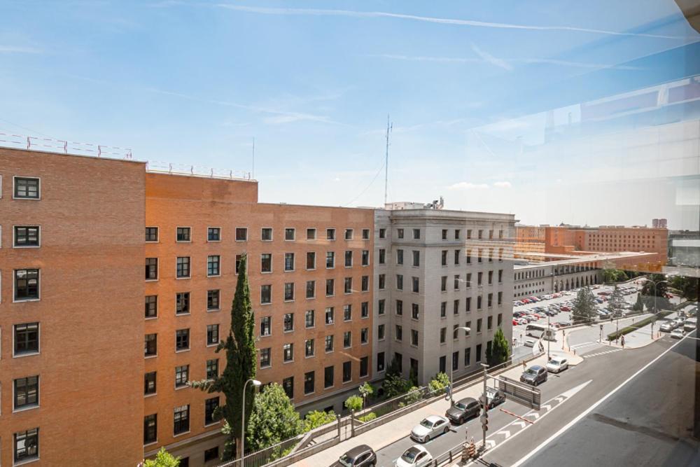 Bernabeu Nuevos Ministerios Madri Exterior foto