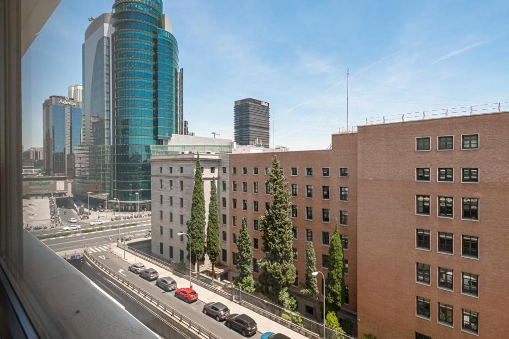 Bernabeu Nuevos Ministerios Madri Exterior foto